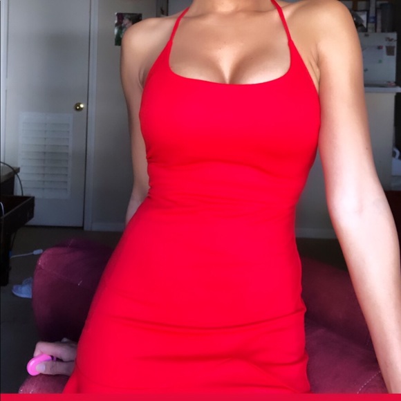 Red spaghetti strap - Picture 1 of 3